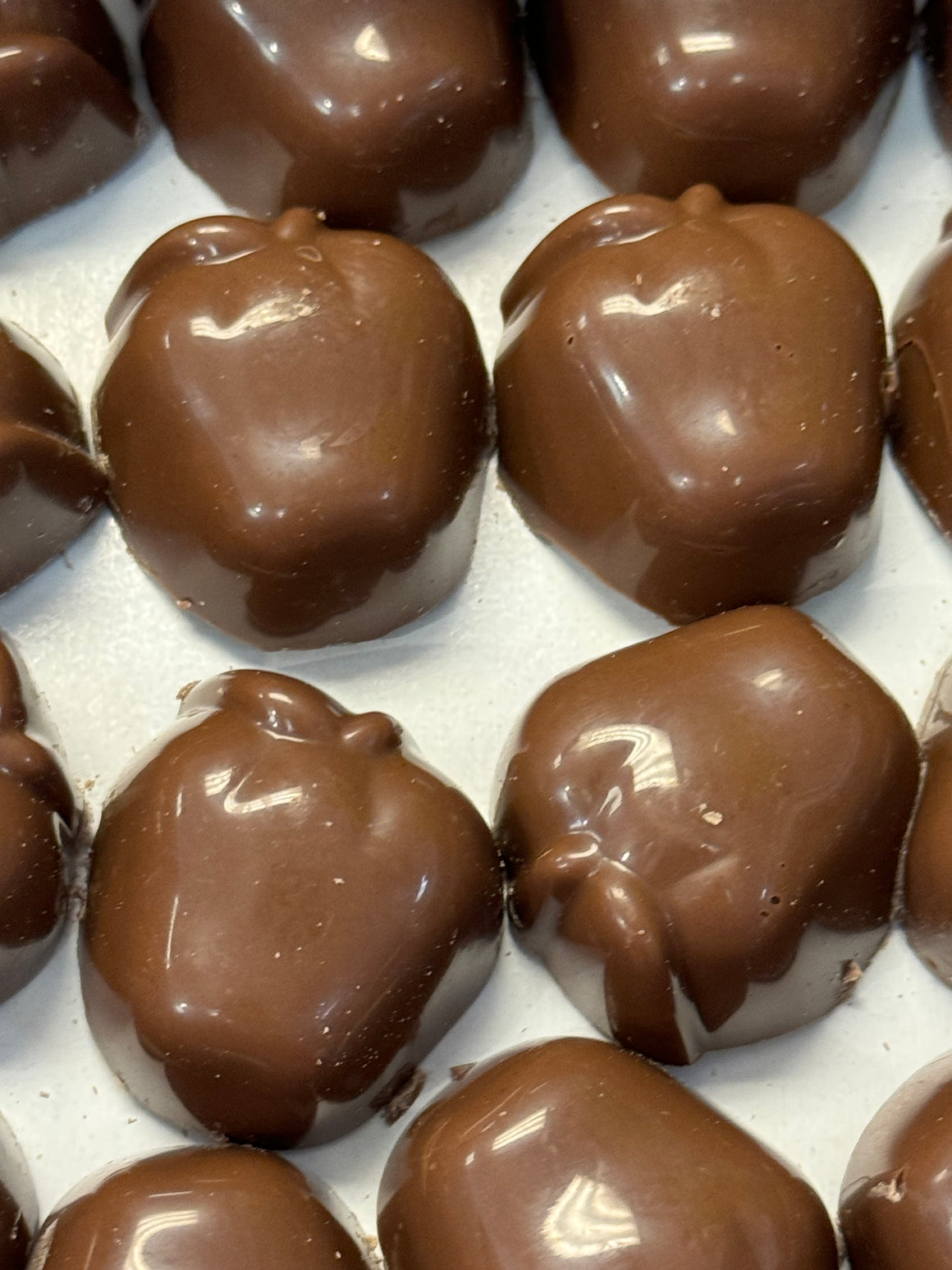 Milk Chocolate Caramel Filled Apple Minuettes